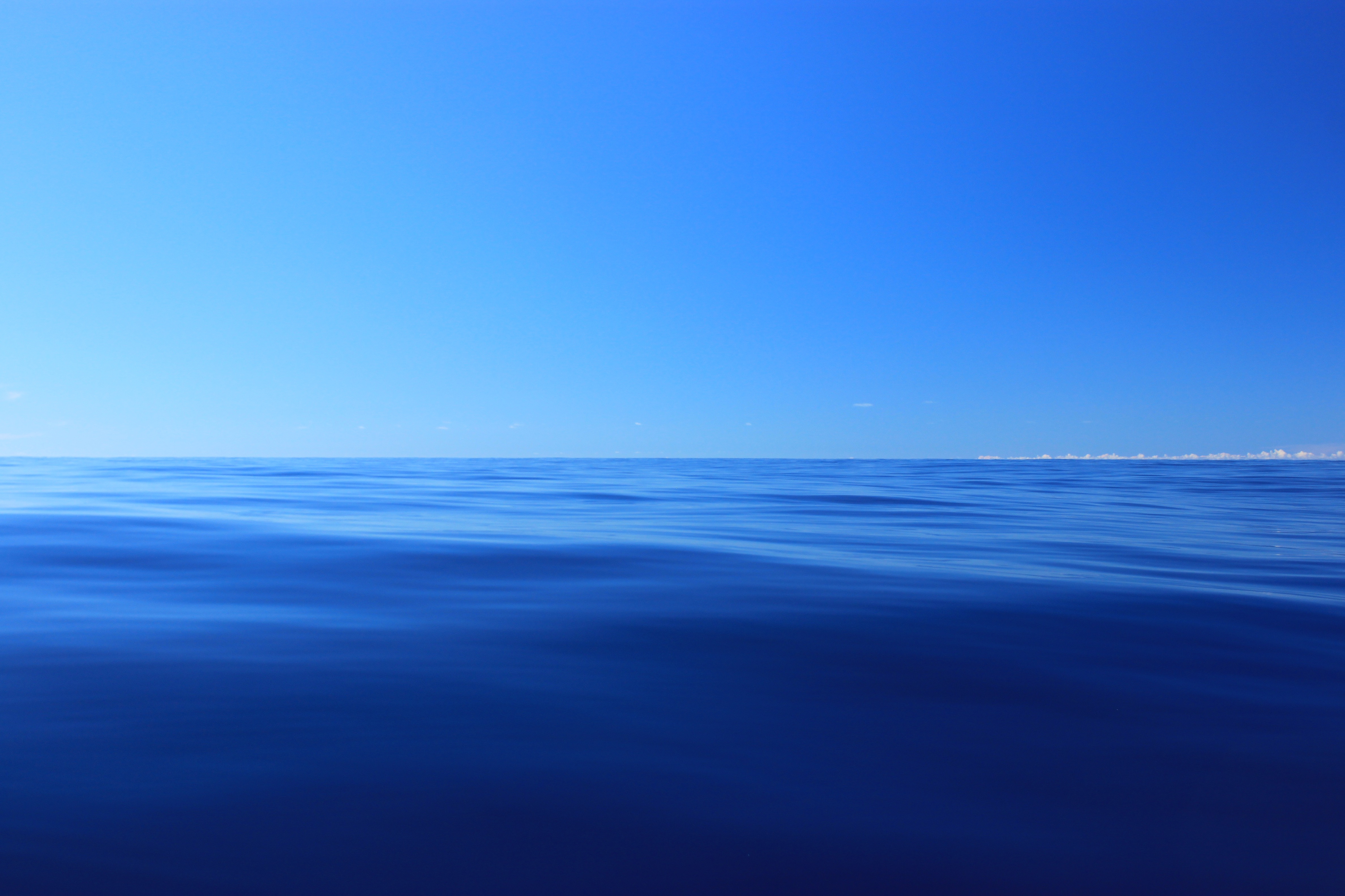 38-blue-waveles-sea-sky